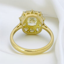 Load image into Gallery viewer, Spectacular Diamond Ring in 18ct Yellow Gold
