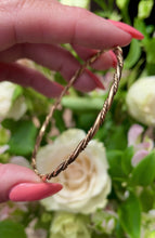 Load and play video in Gallery viewer, 9ct Yellow Gold Twist Bangle
