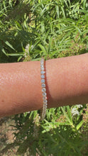 Load and play video in Gallery viewer, Diamond Tennis Bracelet in 18ct Gold
